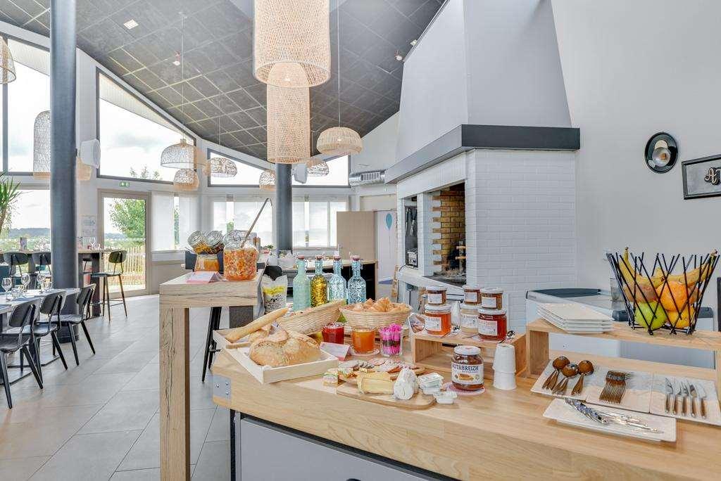 Brit Hotel Au Pays De Vitre 埃特雷勒 餐厅 照片